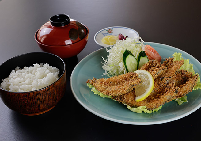 やまべ（山女）フライ定食